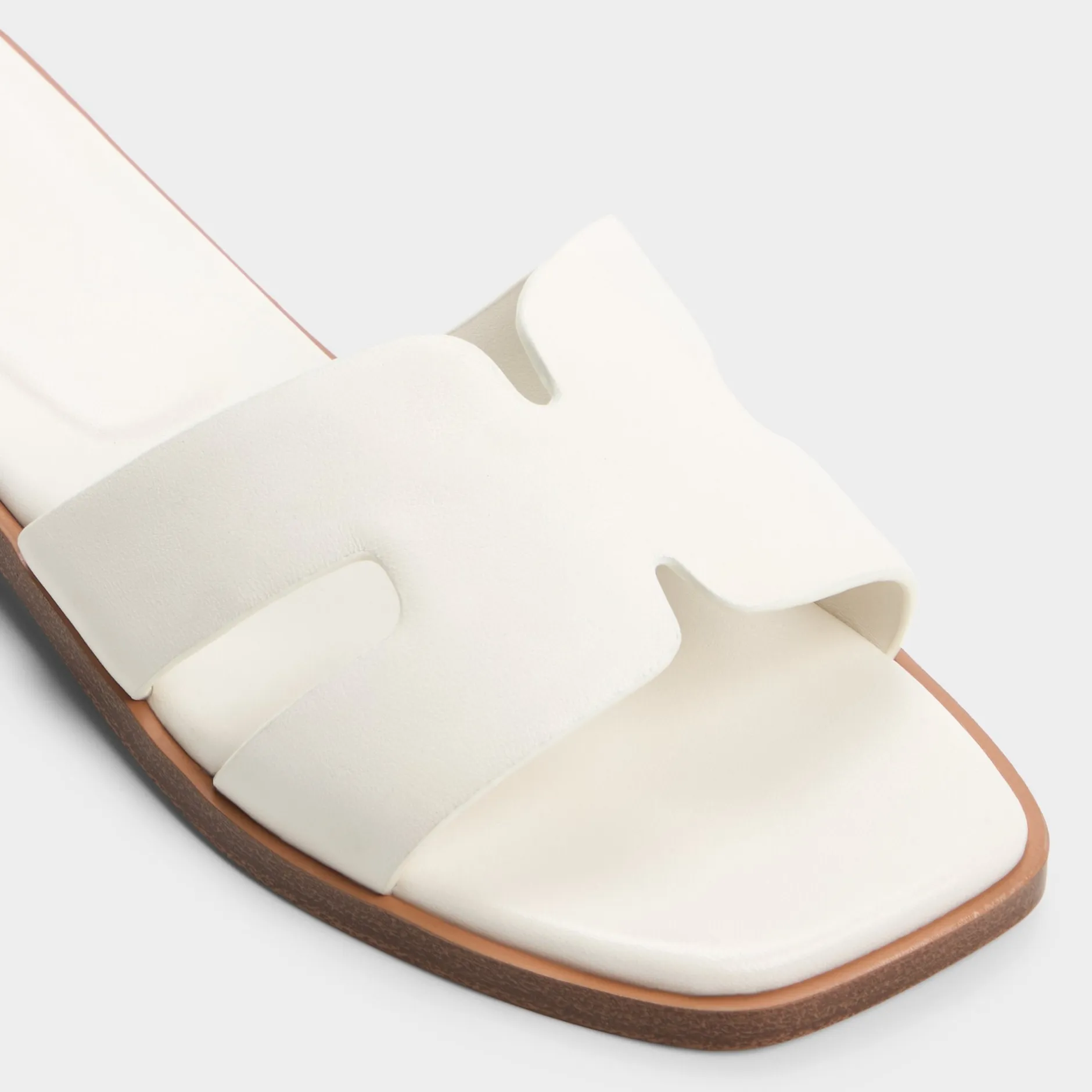 ALDO Flat Sandals^Itsandal White
